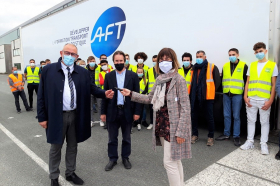 Remise des clefs d'un nouveau camion AFT au lycée Leonard de Vinci de Blanquefort